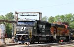 NS 6952 & BNSF 7789 sit at the fuel racks